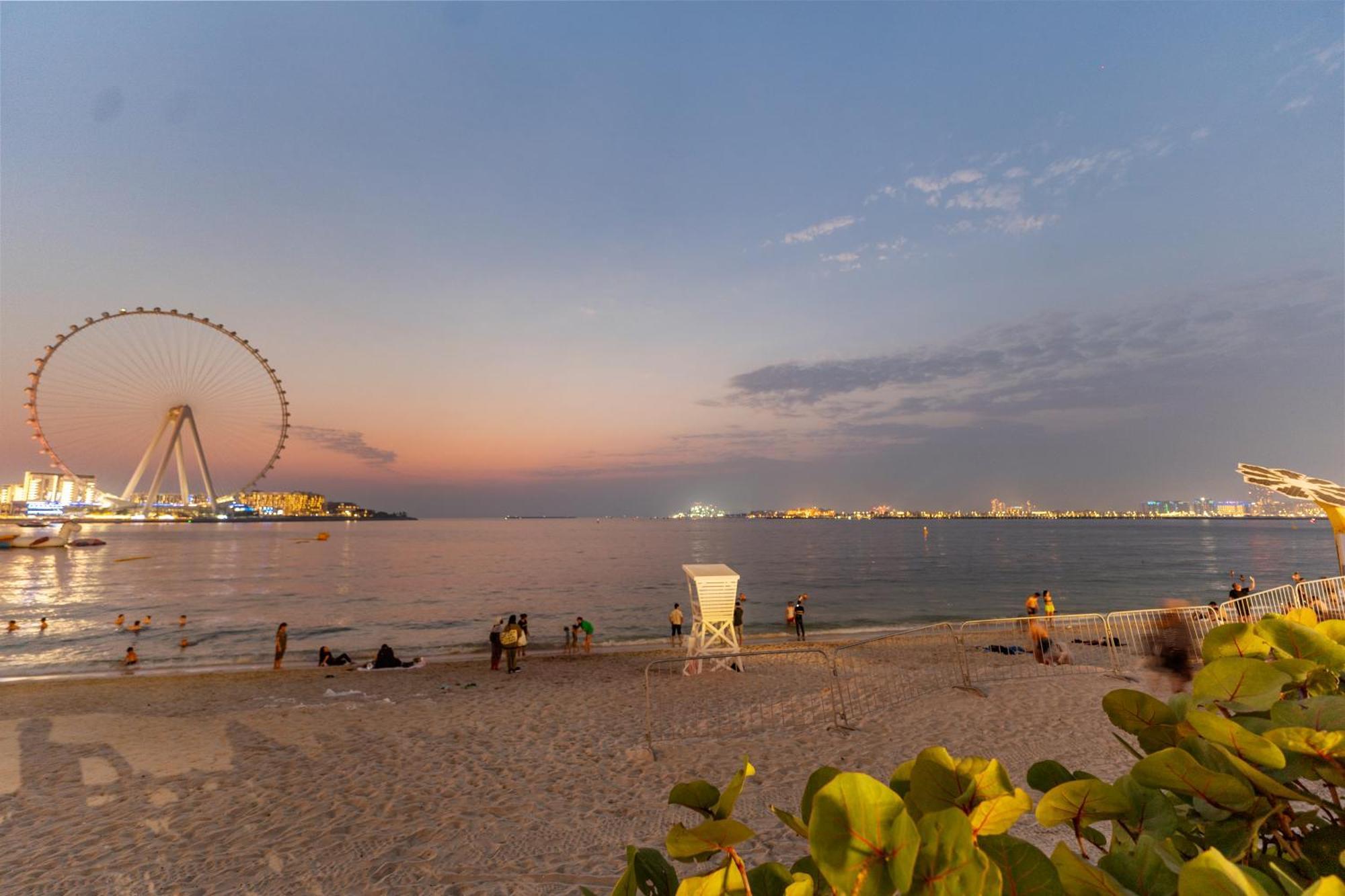 Jumeirah Beach Residents, Free Parking Dubai Exterior photo